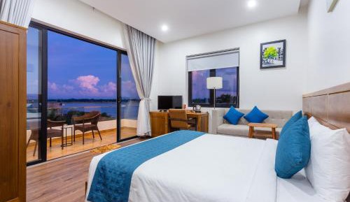 Grand Deluxe Double Room with River View