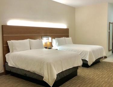 Standard Queen Room with Two Queen Beds