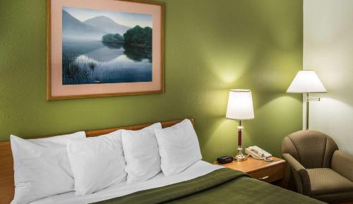 Queen Room - Non-Smoking