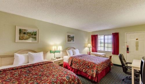 Queen Room with Two Queen Beds - Smoking