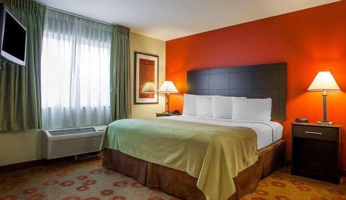 King Suite - Accessible/Non-Smoking