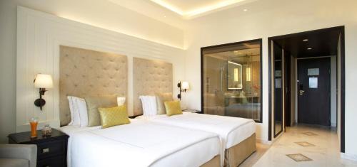 Superior Room City View Twin Bed