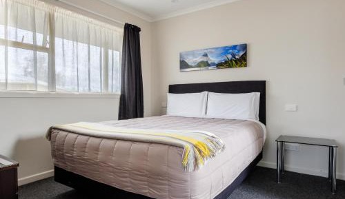 Deluxe One-Bedroom Suite