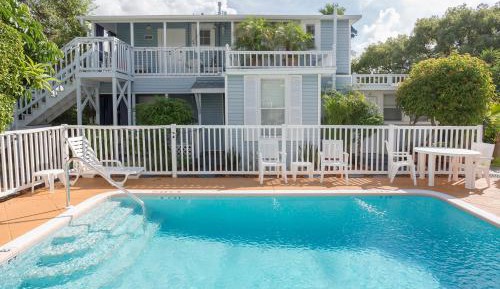 Suite with Garden View