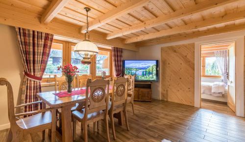 Family Suite with Mountain View