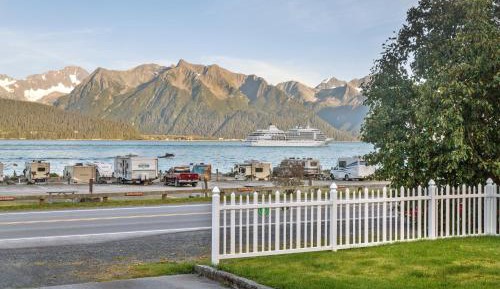 Two-Bedroom Suite with Ocean View