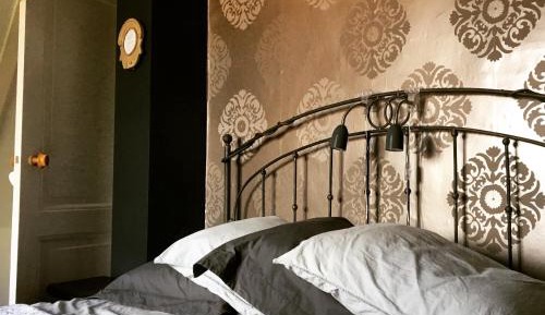 Deluxe Double Room (2 Adults + 1 Child)