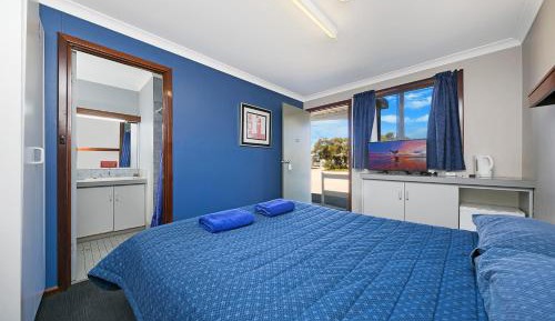 Standard Double or Twin Motel Room