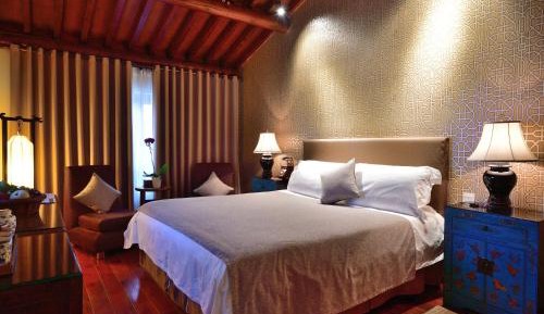 Deluxe Courtyard View Room