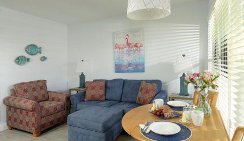 2 Twin Beds 2nd Floor Ocean Front with Balcony