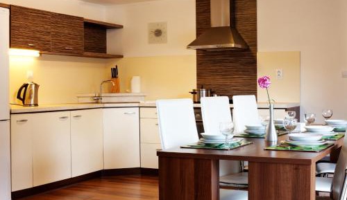 Apartment (6 Adults)