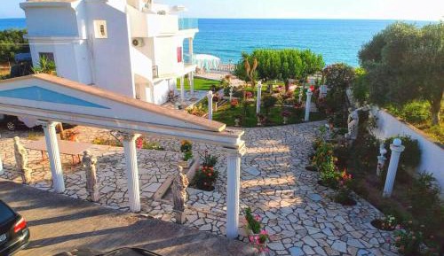 Three-Bedroom Apartment - Oceanfront