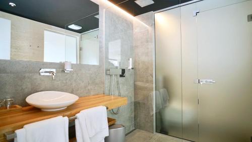 Deluxe Suite with Pool View - Ground Floor