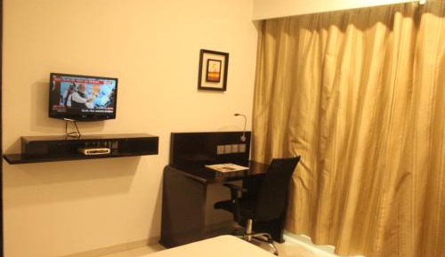 Keys Double Room (Complimentary Hi-Tea and 30% Off on Laundry service)