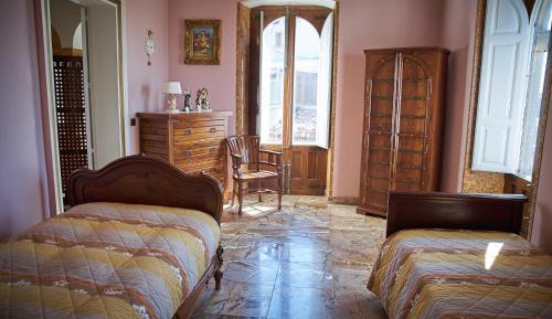 Twin Room with Shared Bathroom