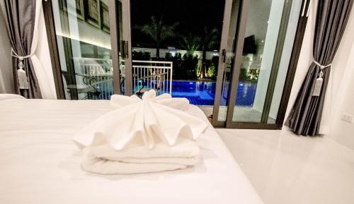 Double Room with Pool View