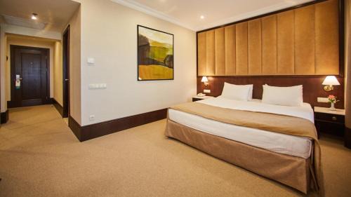 Corner Double Room