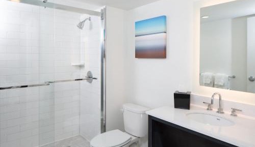 Standard Queen Room with Two Queen Beds and Balcony