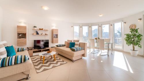 Three-Bedroom Apartment with Terrace