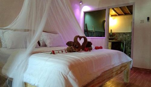 Queen Room with Pool View