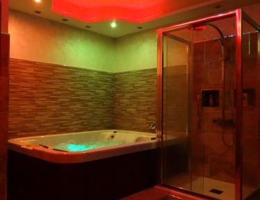 King Room with Spa Bath
