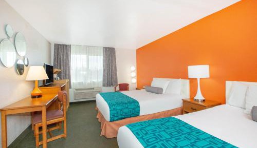 Deluxe Queen Room with Two Queen Beds - Non-Smoking