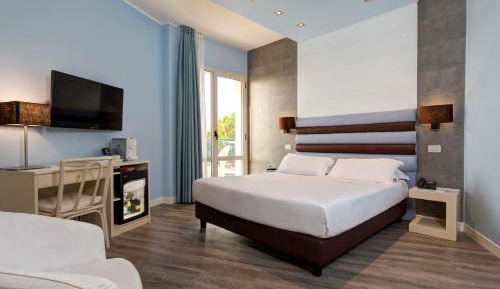 Deluxe Double or Twin Room with Sea View