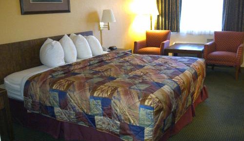 Standard King Room - Non-Smoking 