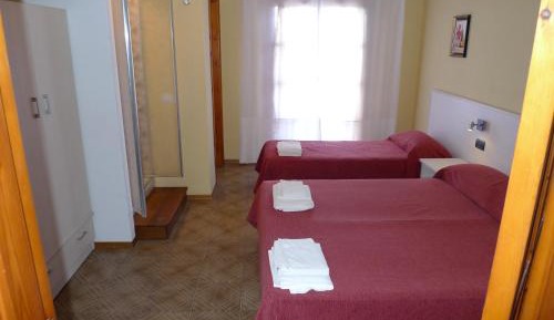 Basic Triple Room