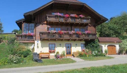 One-Bedroom Apartment with Terrace