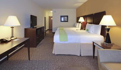 Deluxe Queen Room with Two Queen Beds - Non-Smoking