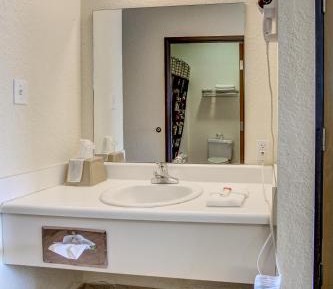 King Room - Non-Smoking