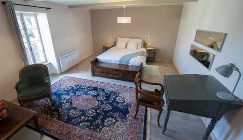 Deluxe Queen Room