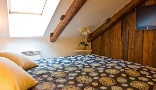 Single Room with Private Bathroom