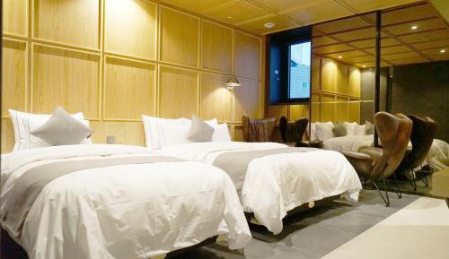 Deluxe Double or Twin Room