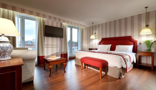 Deluxe Double Room for Single Use