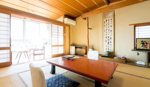 Triple Room with Shared Bathroom