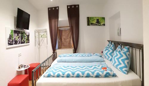 Standard Double Room with Shared Bathroom