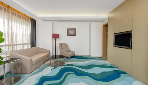 One-Bedroom Suite - Lounge Access