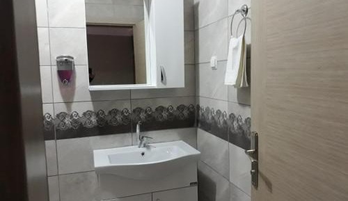 Economy Triple Room with Shared Bathroom
