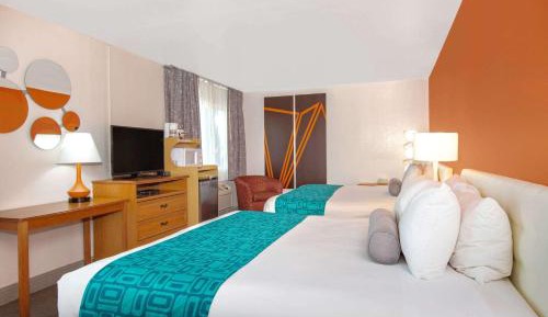 Deluxe King Room with Two King Beds - Non-Smoking