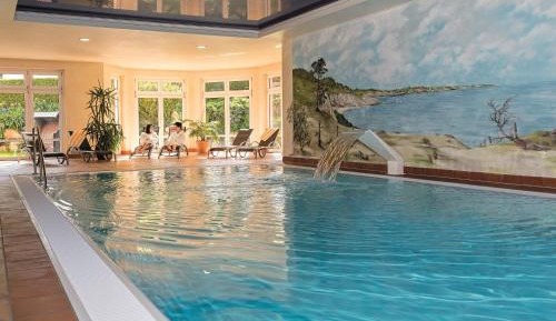 Studio with Balcony and Lake View