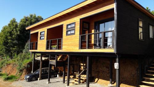 Apartment with Mountain View