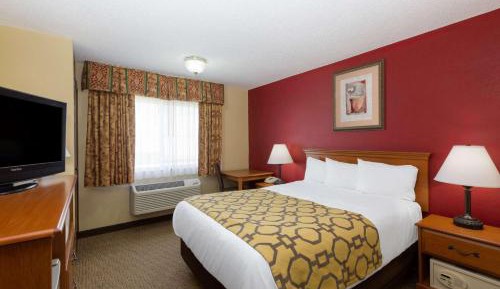 Queen Room - Disability Access/Non-Smoking