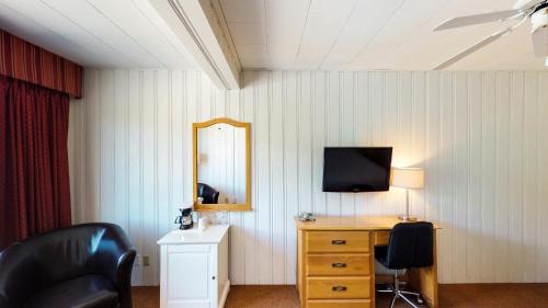 Standard Queen Room - Mountainside