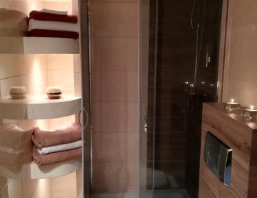 Apartment with Garden View