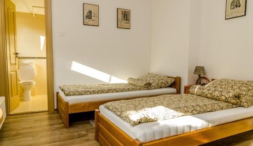 Twin Room with Shower