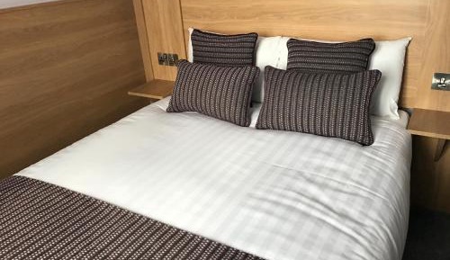 Single Room with Private Bathroom