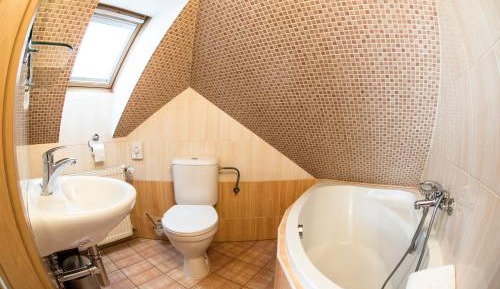 Two-Bedroom Apartment (6 Adults)