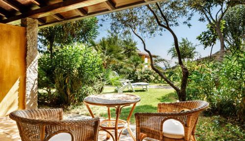 Classic Double Room with Garden View